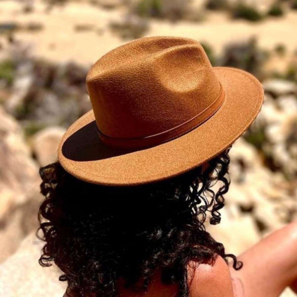 Meet your Posher, Elena